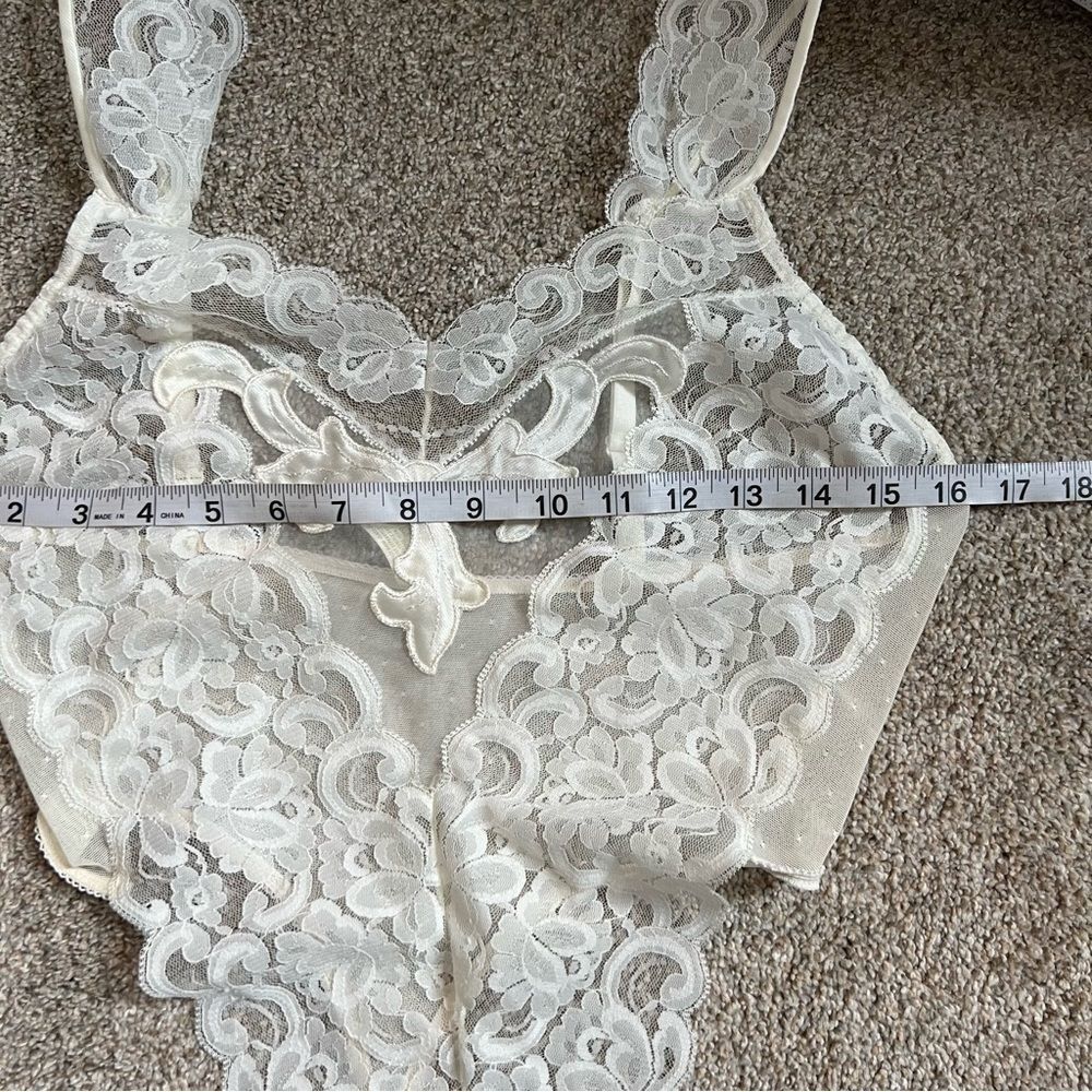 Vintage Victoria’s Secret Ivory Sheer Lace High Cut Thong Bodysuit Size Small - Picture 5 of 8